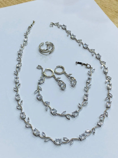 parure tulipe 4 pieces ™