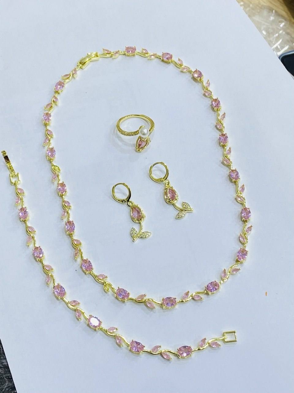 parure tulipe 4 pieces ™